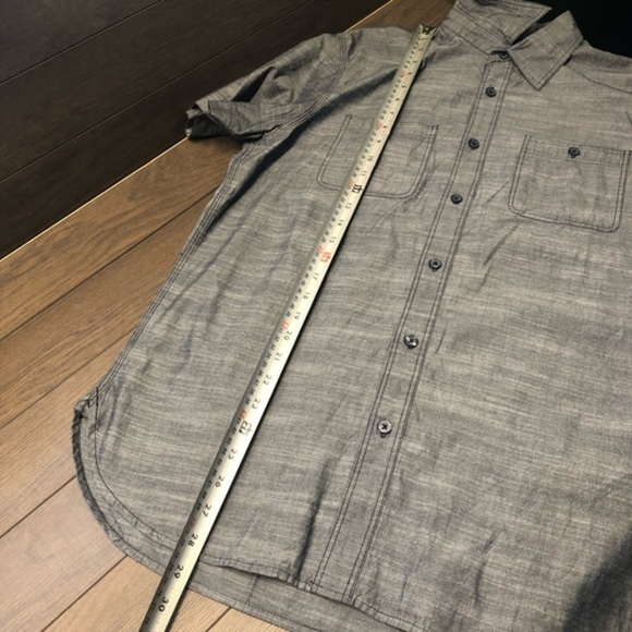 👕Gap Short Sleeve Button Up - Picture 4 of 5